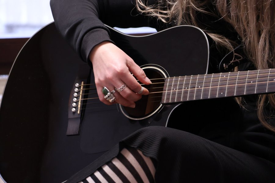 Guitare et chansons enfantines pour élagir votre gamme d'animation #645