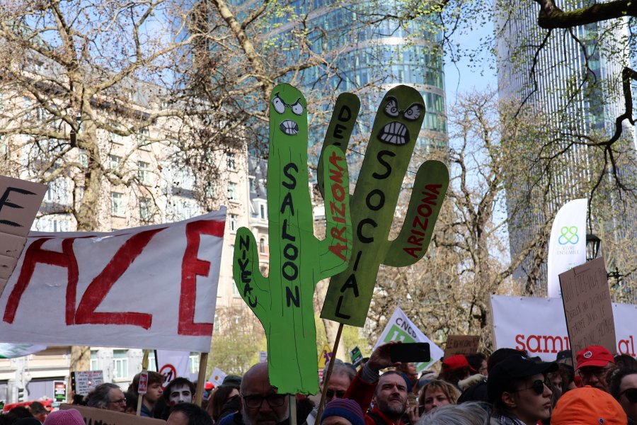 Notre secteur fortement mobilisé pour la manifestation nationale de ce 12 mars #659