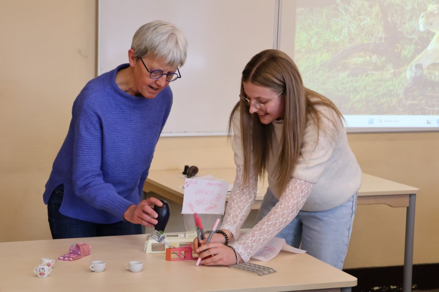 Le théâtre d'objets comme outil de lutte contre les discriminations #669