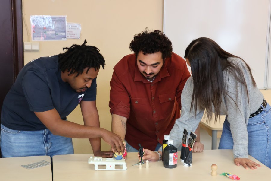 Le théâtre d'objets comme outil de lutte contre les discriminations #669