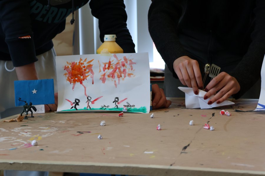 Le théâtre d'objets comme outil de lutte contre les discriminations #669