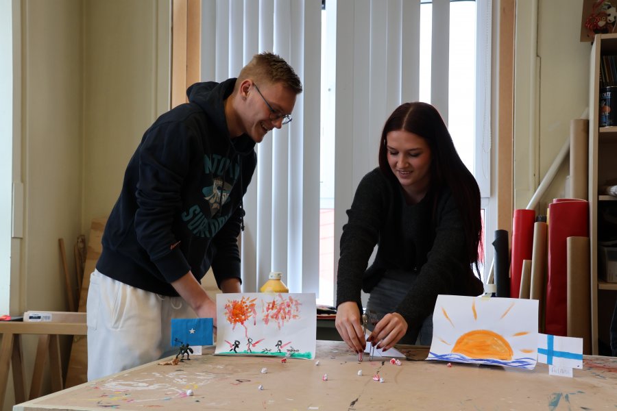 Le théâtre d'objets comme outil de lutte contre les discriminations #669