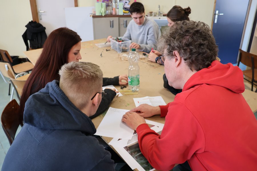 Le théâtre d'objets comme outil de lutte contre les discriminations #669