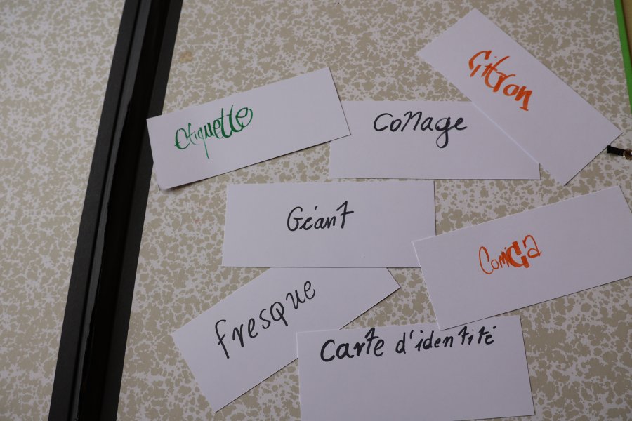 Transformer les créations des jeunes en cartes postales #676