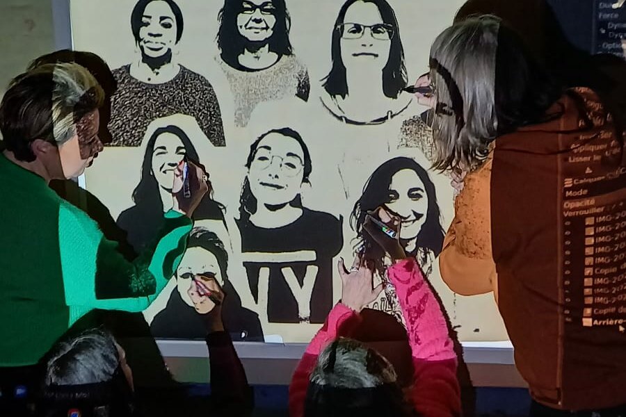 Explorer la pensée créative à travers la pratique artistique