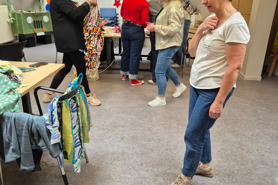 Danses, costumes et pestacles