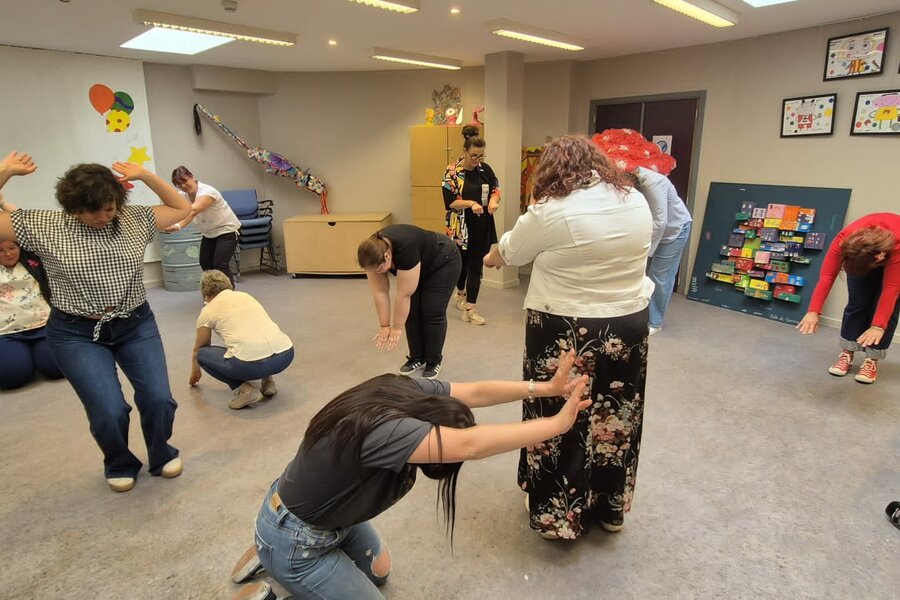 Danses, costumes et pestacles